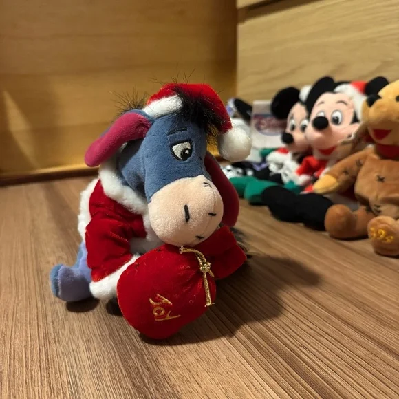 NWT 7 Disney 8” Christmas Mickey, Minnie, Pooh, Eeyore Plush Vintage 1990’s Lot - Picture 8 of 15